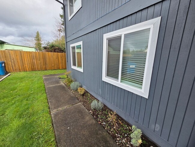 Foto del edificio - Newly Remodeled Two Bed One Bath Unit in the Heart of Sultan