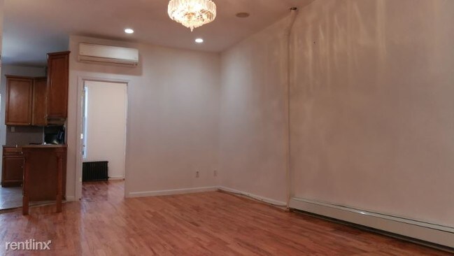 Building Photo - 4022 12th Ave