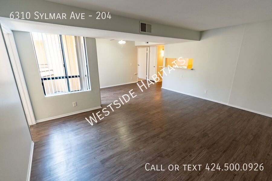 Primary Photo - 6310 Sylmar Ave