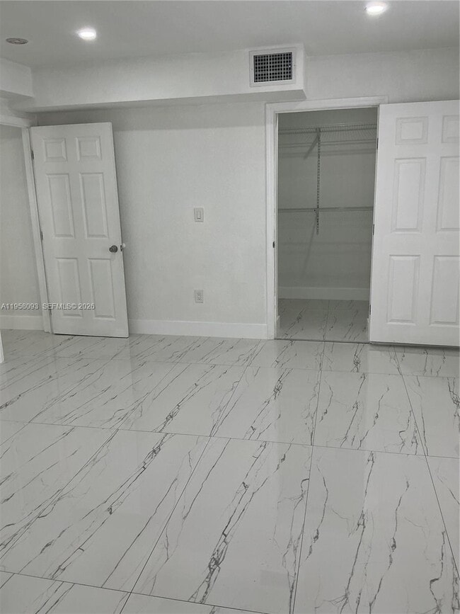 Building Photo - 14821 SW 104th Ave