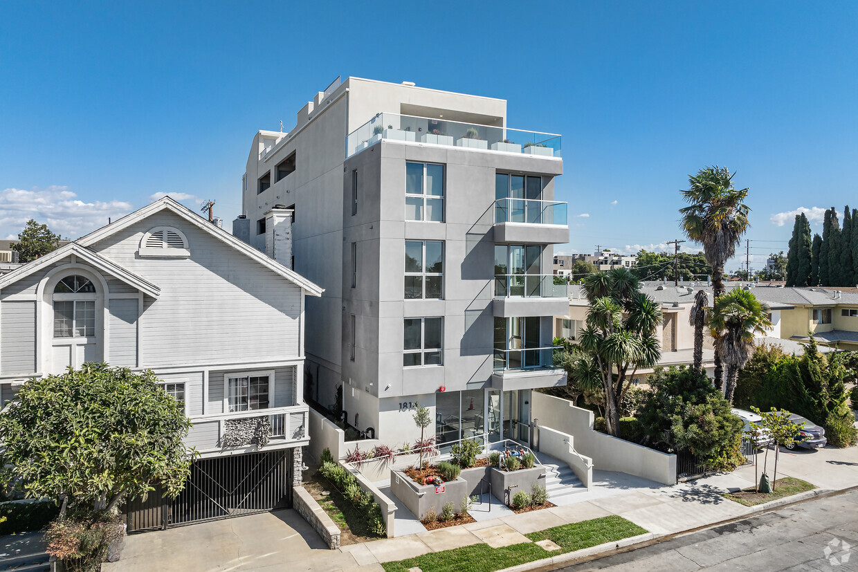 Primary Photo - Federal Apartments