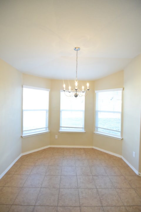 Building Photo - 5306 Bridgewood Dr