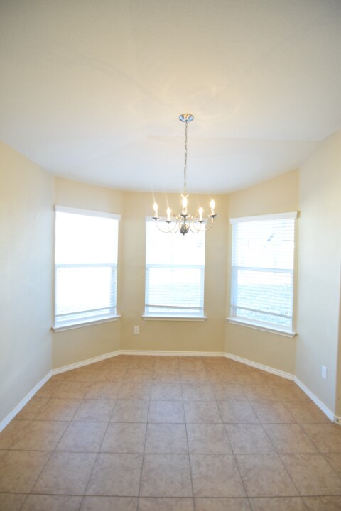 Foto del edificio - 5306 Bridgewood Dr
