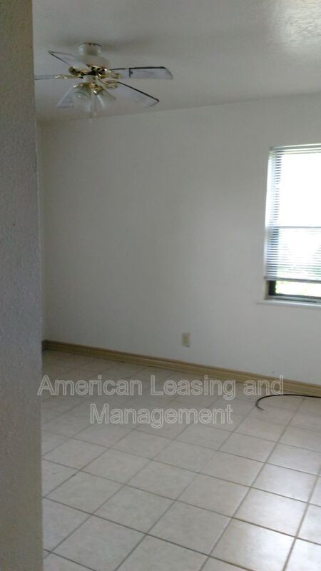 Building Photo - 2237 Robinhood Ave