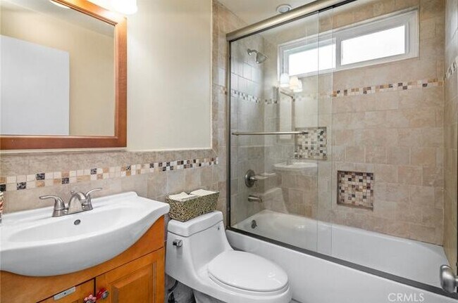 Foto del edificio - 1917 Grandview Ln S