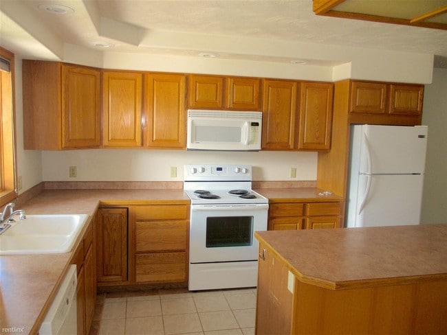 Building Photo - 1412 Cole Ave