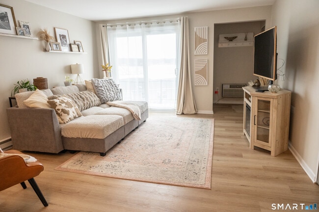 Building Photo - 85 N Main St