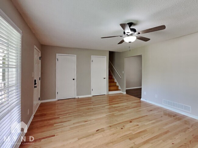 Foto del edificio - 258 Cove Rd