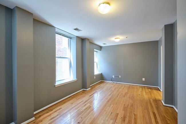Building Photo - 1441 Spring Rd NW