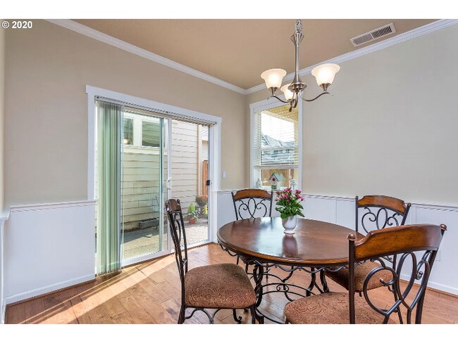 Foto del edificio - 10528 NE Gateway St