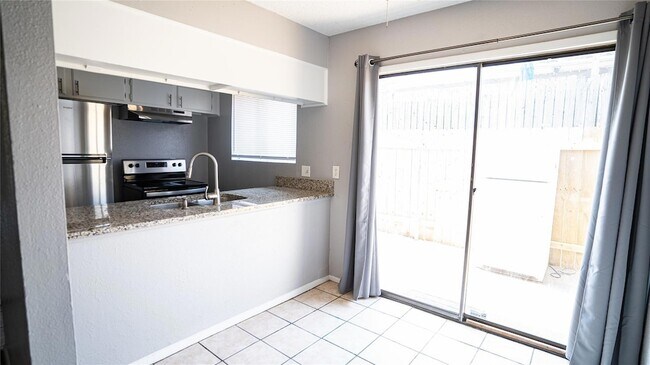 Foto del edificio - 3003 Parker Ln
