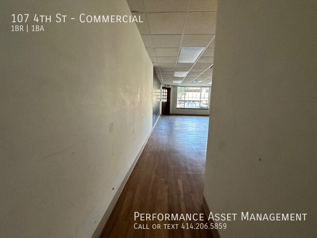 Building Photo - Downtown racine commercial space steps fro...