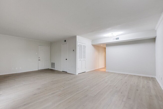 Foto del edificio - 3-BEDROOM CONDO AT THE GEORGIAN CONDOMINIUMS