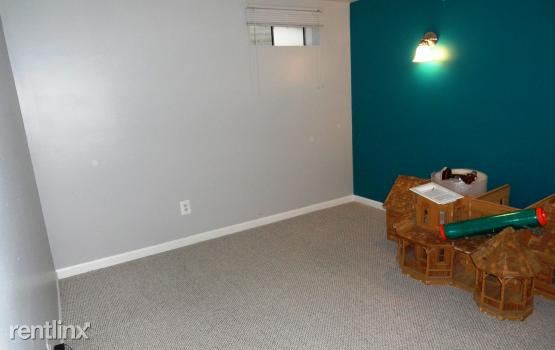 Foto principal - 160 Pine Tree Ridge Dr