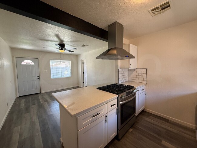 Building Photo - 426 N 17th Ave