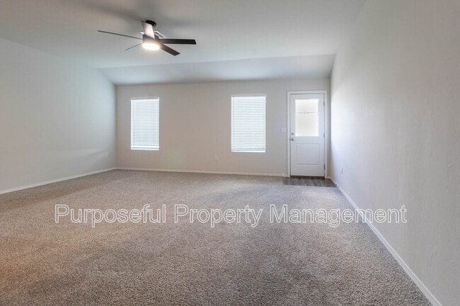 Foto del edificio - 3793 Louthea Ln