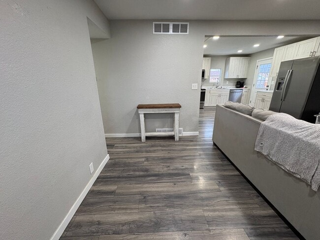 Building Photo - 3 Bed 1 Bath Home in Stratton Meadows!!!