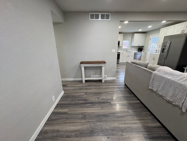 Foto del edificio - 3 Bed 1 Bath Home in Stratton Meadows!!!