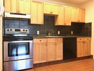 Foto principal - 245 Kelton St