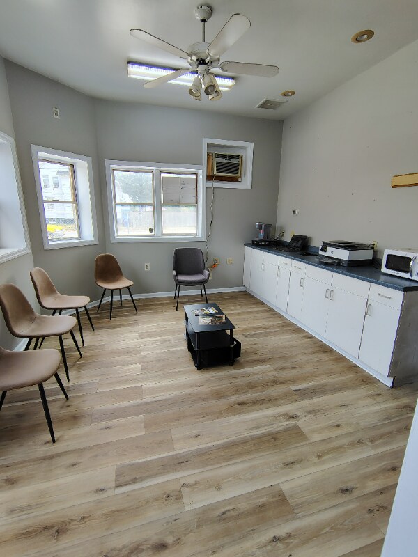 Foto del edificio - 715-717-717 E Main St