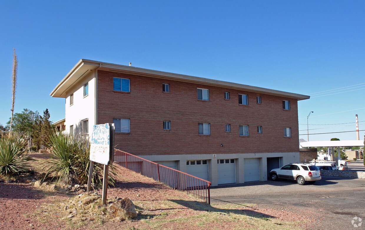 Building Photo - 4141 Krupp Dr