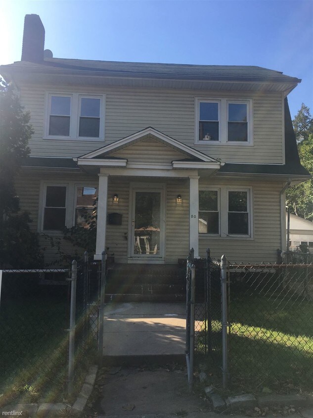 Primary Photo - 4 br, 2.5 bath House - 80 Pomona Ave