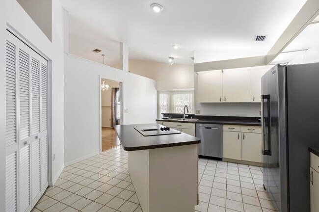 Foto del edificio - 4405 Beauchamp Ct