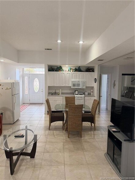 Foto del edificio - 3304 SE Morningside Blvd