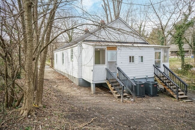 Building Photo - One Bedroom Home!