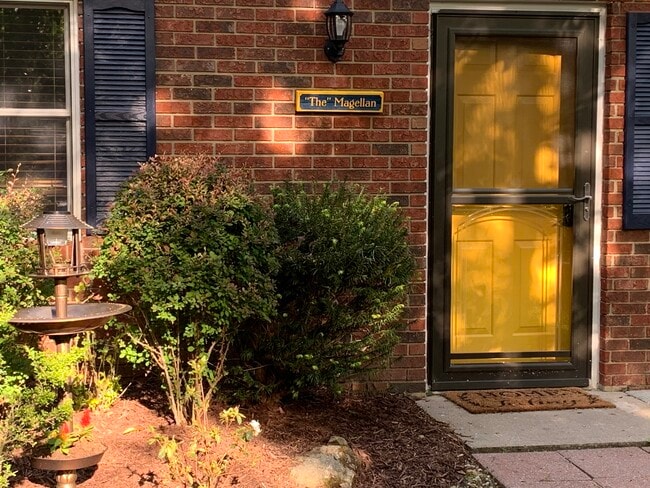 Building Photo - 954 Hunting Hills Ln