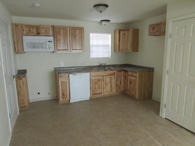 Building Photo - 4340 Redbud Ave