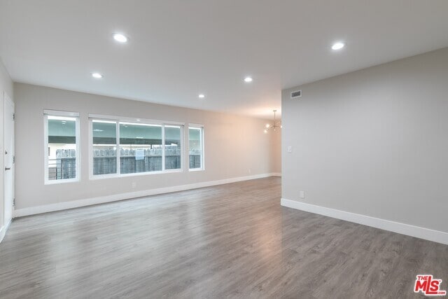 Building Photo - 925 N San Vicente Blvd