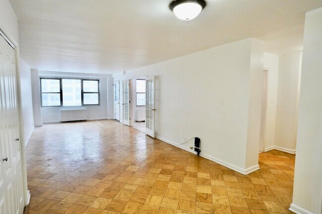 Foto del edificio - 225 St Pauls Ave