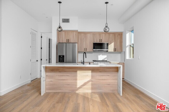 Foto del edificio - 10823 Morrison St