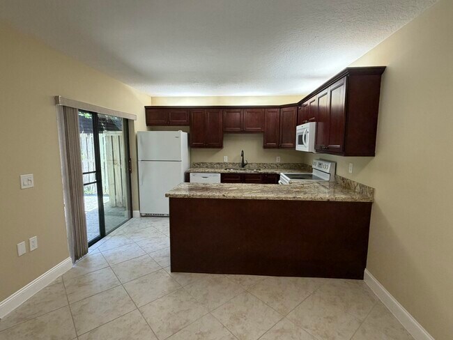 Foto del edificio - 2407 24th Ln