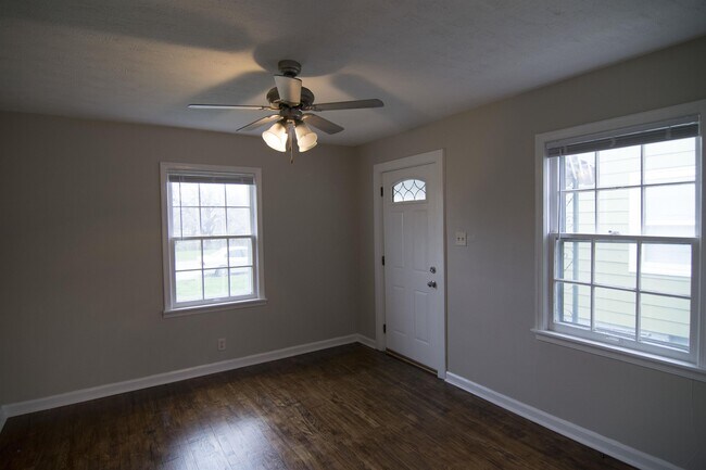 Building Photo - 924 E Pleasant Run Pkwy N Dr