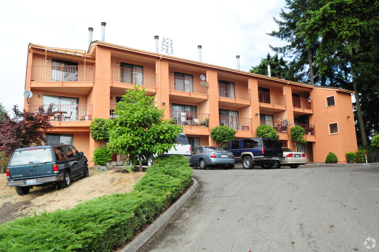 Building Photo - 15550 2nd Ave S