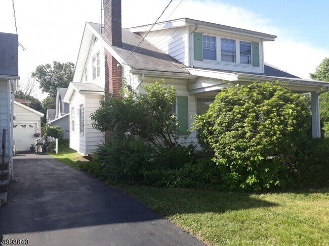 Building Photo - 269 Beechwood Ave