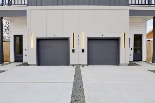 Foto del edificio - 421 E 41st St