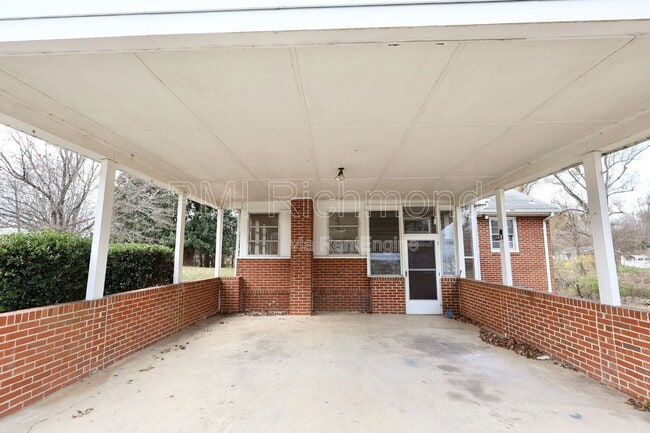 Foto del edificio - 4038 Old Church Rd