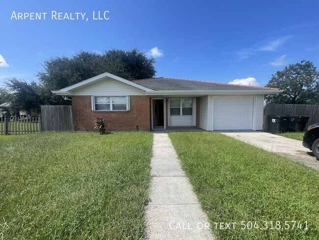 Building Photo - 240 Beaver Dr