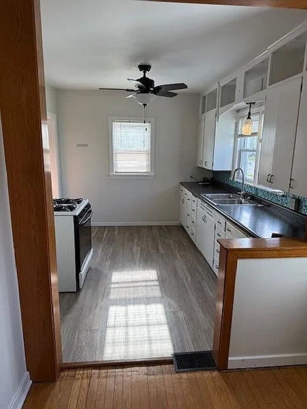 Primary Photo - New Knoxville SWEET HOME