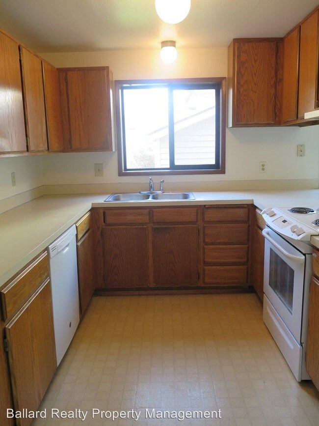 Building Photo - 1127 NW 63rd St