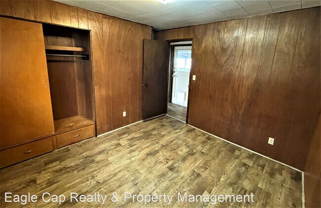 Building Photo - 2 br, 1 bath House - 703 Y Ave