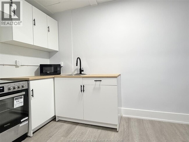 Photo du bâtiment - 1495 Gladstone Ave