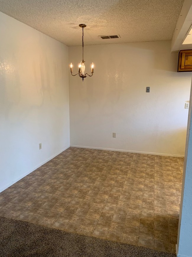 Building Photo - 2 Bed, 2 Bath unit on County Center!