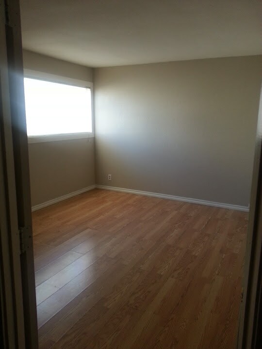Foto del edificio - 2254 E Desert Inn Rd