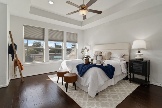 Building Photo - 2104 N Saint Marys St