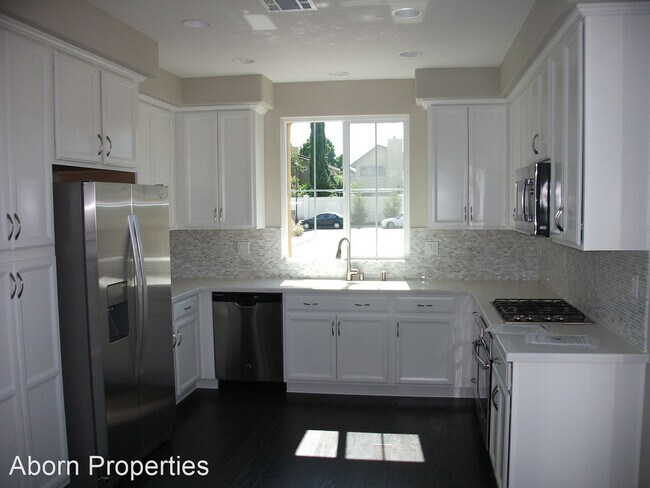 Building Photo - 4 br, 3 bath House - 124 English Rose Circle