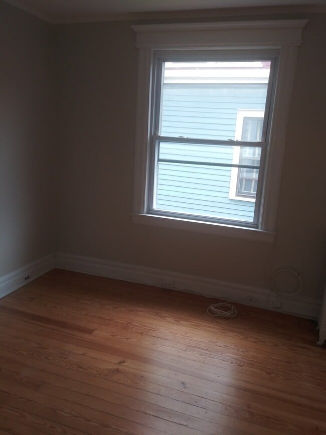 Center bedroom - 126 Wildwood Ave